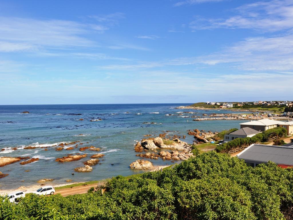Great White Accommodation Kleinbaai Экстерьер фото
