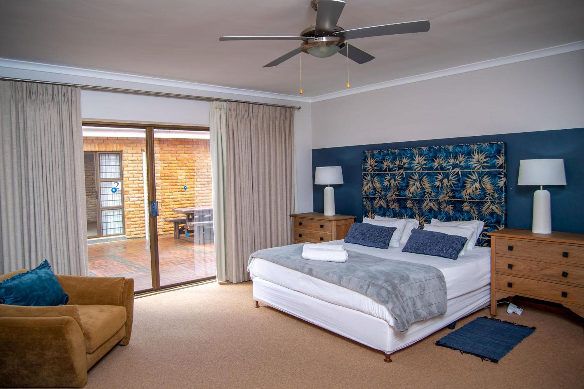 Great White Accommodation Kleinbaai Экстерьер фото