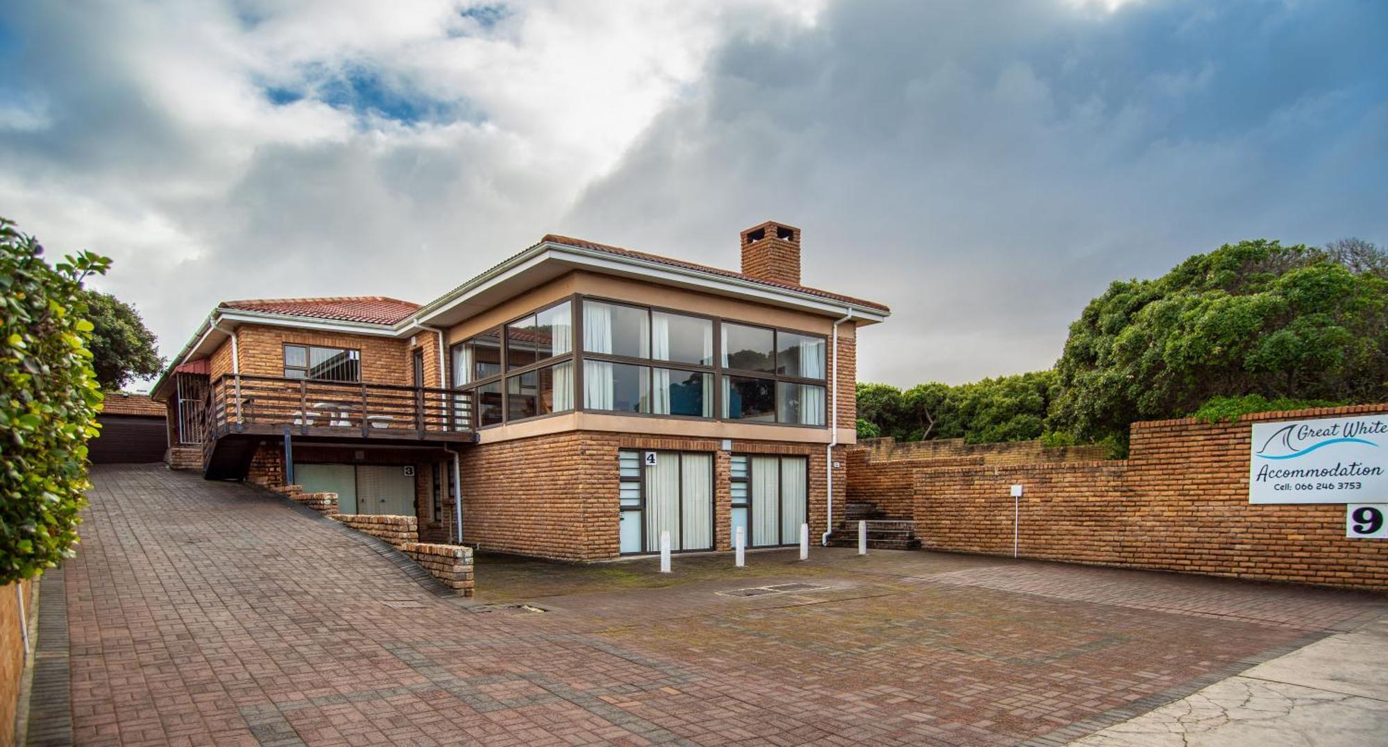 Great White Accommodation Kleinbaai Экстерьер фото